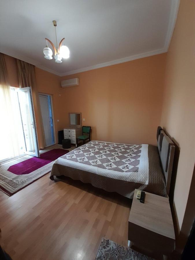 Hotel Kemeni Garden Batumi Esterno foto