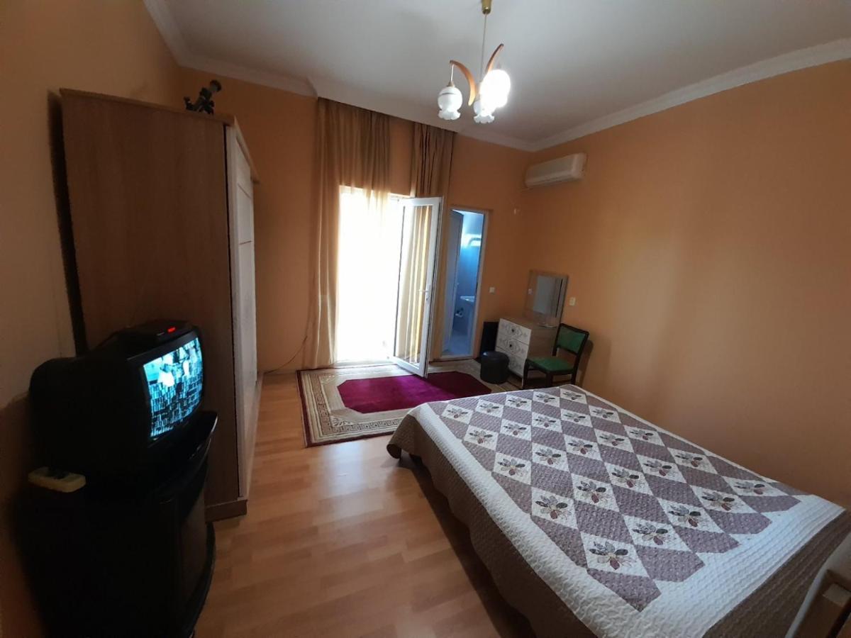 Hotel Kemeni Garden Batumi Esterno foto