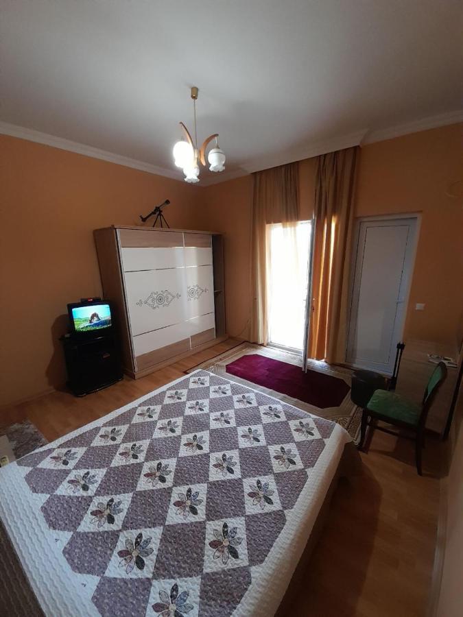 Hotel Kemeni Garden Batumi Esterno foto