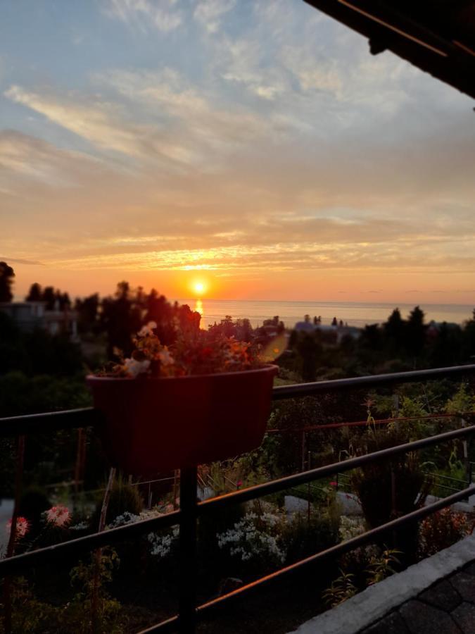Hotel Kemeni Garden Batumi Esterno foto