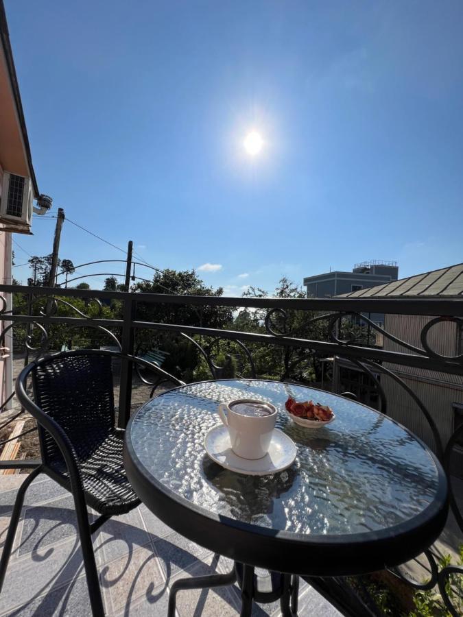 Hotel Kemeni Garden Batumi Esterno foto