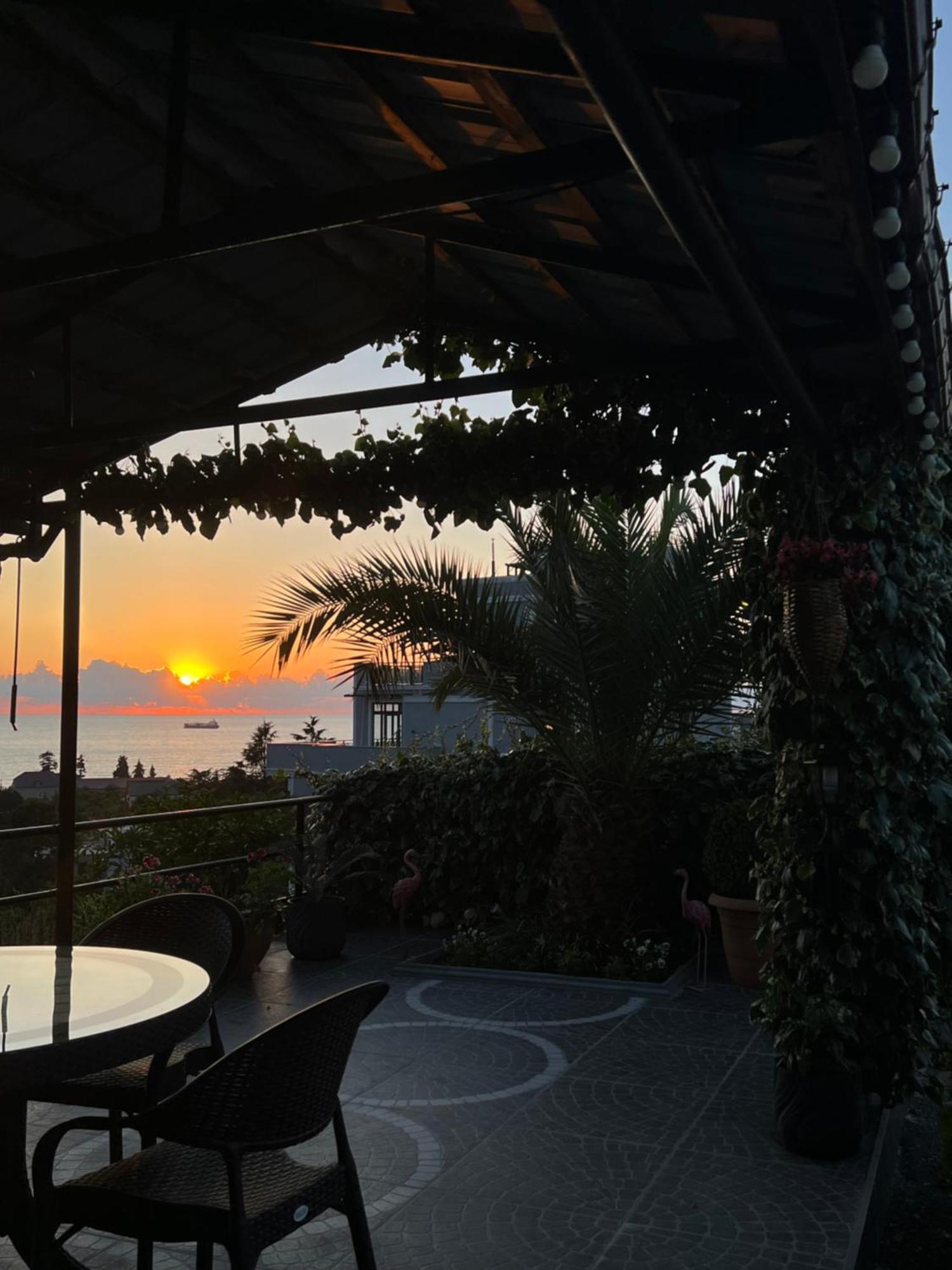 Hotel Kemeni Garden Batumi Esterno foto
