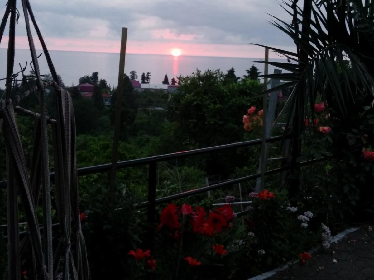 Hotel Kemeni Garden Batumi Esterno foto