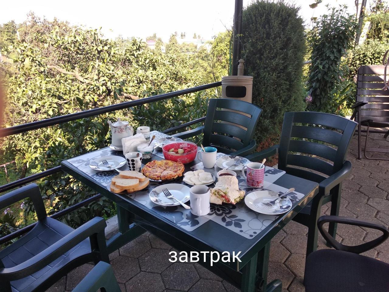 Hotel Kemeni Garden Batumi Esterno foto